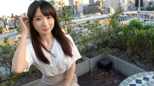 SIRO-5185 A piano teacher who decided to appear in an AV to gain self-confidence! At first she laughs out of embarrassment, but when she starts to feel comfortable, she distorts he