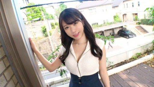SIRO-5201 A beautiful older sister with a cute smile applied for an AV out of curiosity! She plays with her frustrated body and squirts a lot in front of the camera!