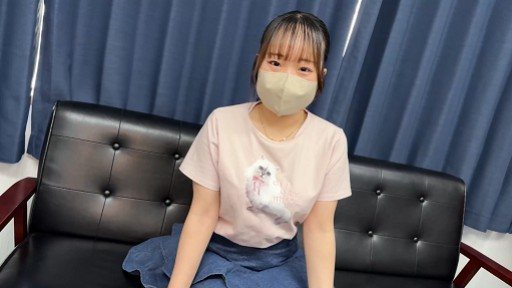 FC2PPV-4751534 A very cute 18-year-old with very little experience ♡ With this look and big F-cup breasts, she's irresistible! She's seriously confused by the raw insertion and cre
